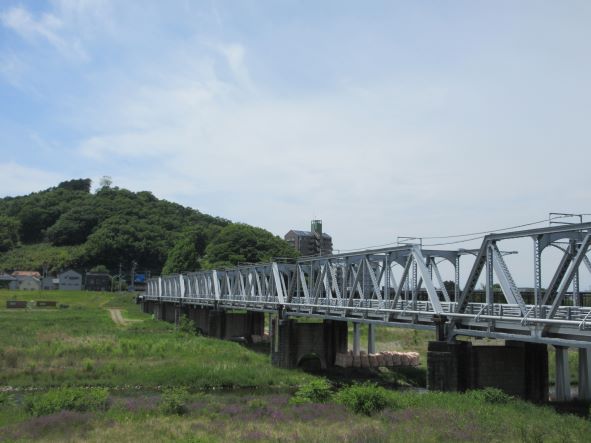 渡良瀬橋と新緑