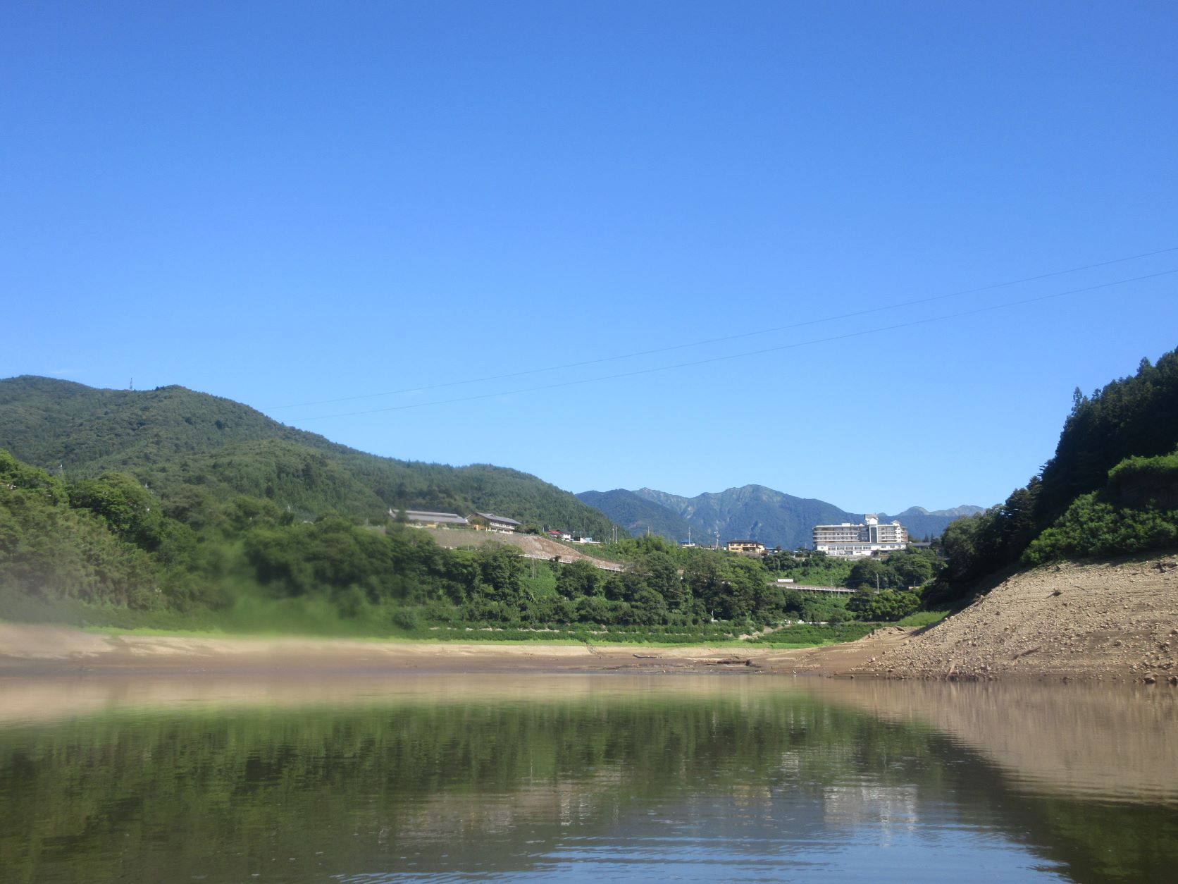 貯水率２０％の赤谷湖で…
