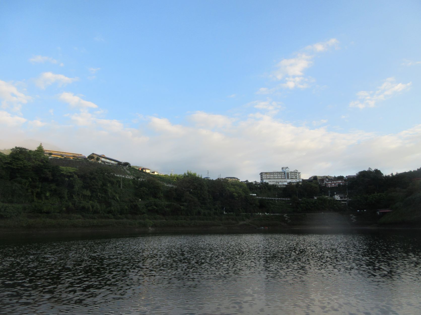 夏模様の赤谷湖でワカサギと遊ぶ♬